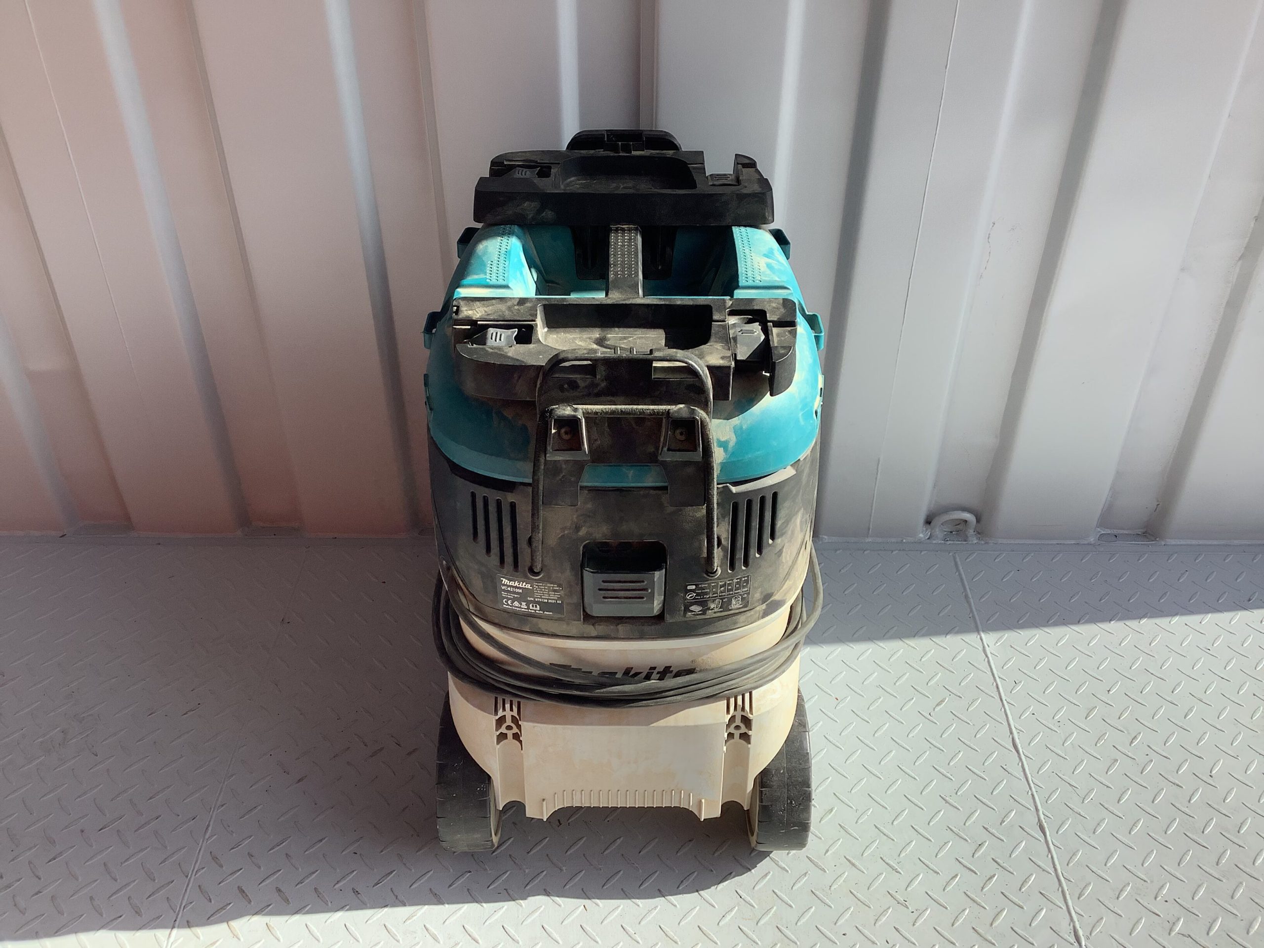 Makita VC4210M 42L Wet/Dry Dust Extraction Vacuum Makita VC4210M 42L Wet/Dry Dust Extraction Vacuum - Image 3