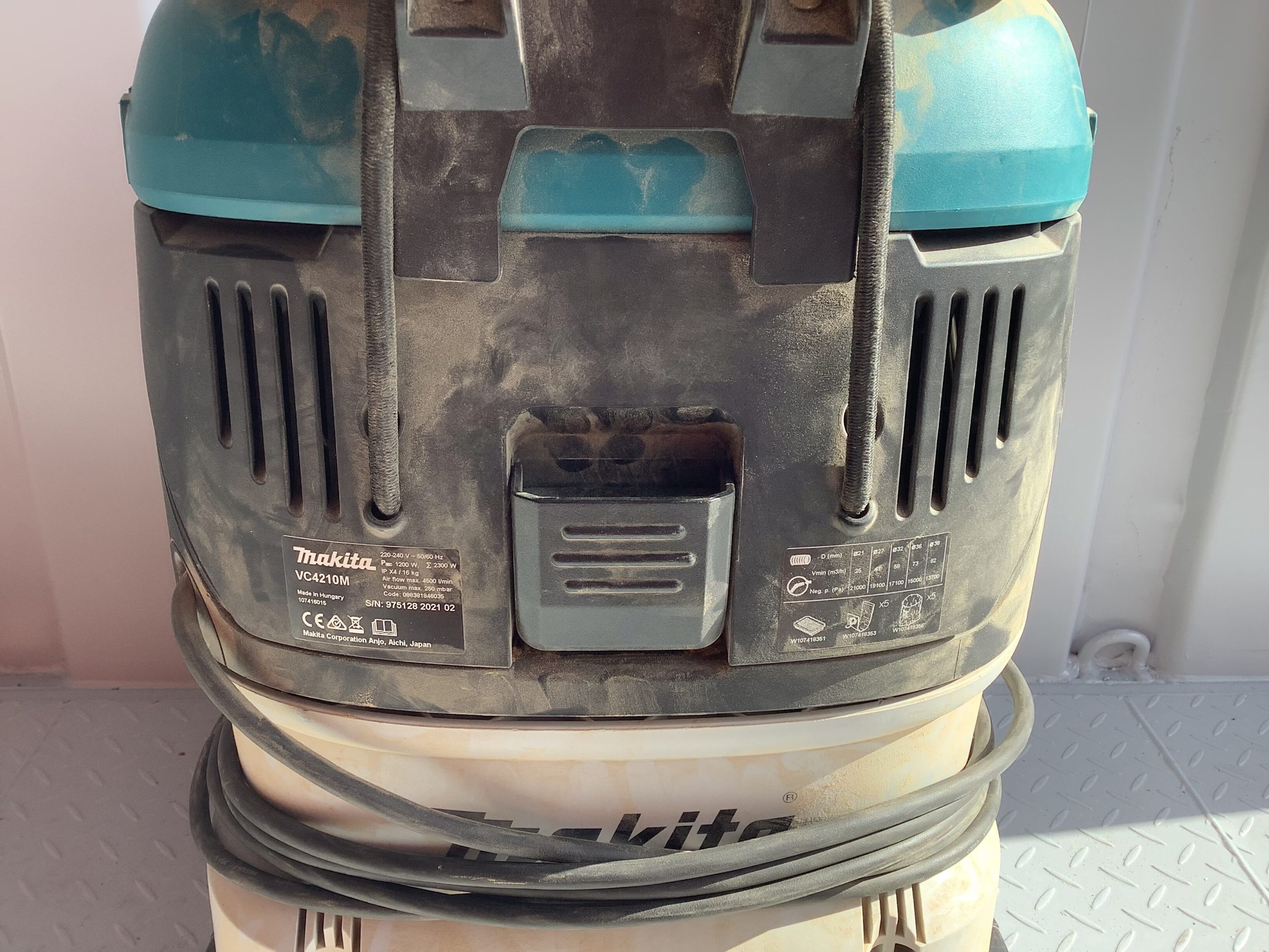 Makita VC4210M 42L Wet/Dry Dust Extraction Vacuum Makita VC4210M 42L Wet/Dry Dust Extraction Vacuum - Image 4