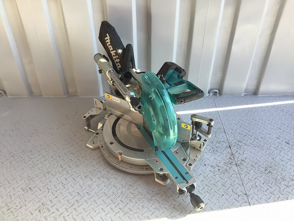 Makita 305mm/12" Slide Compound Mitre Saw LS1219 Makita 305mm/12" Slide Compound Mitre Saw LS1219 - Image 2