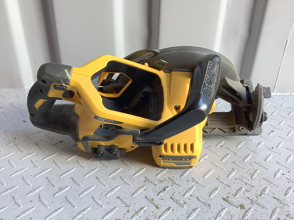 DeWalt 54V 190mm Rear Handle Circular Saw DCS577N-XJ DeWalt 54V 190mm Rear Handle Circular Saw DCS577N-XJ - Image 3
